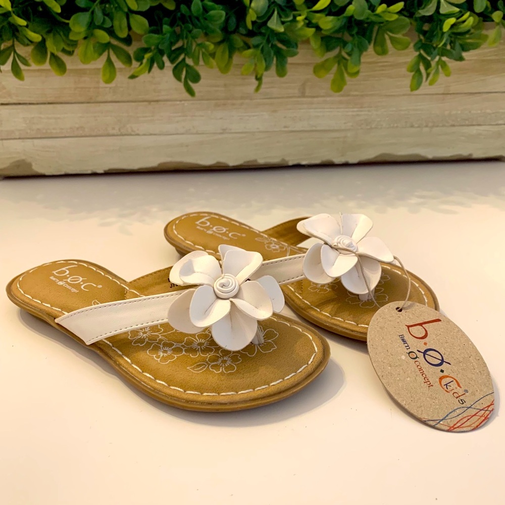 ✨NWT✨Born Concept Kids Flower Sandals